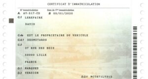 Véhicule épave et carte grise